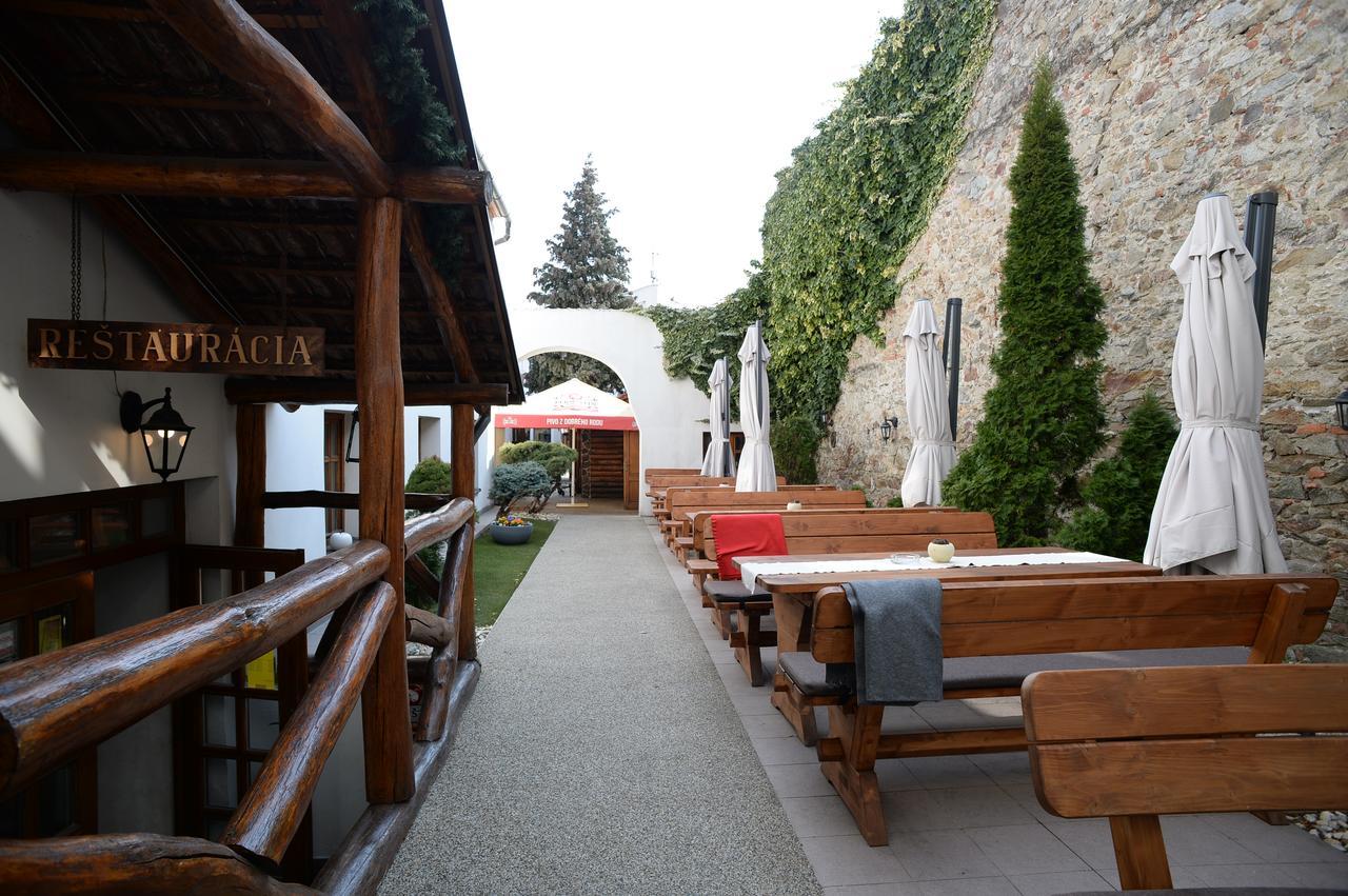 Hotel Club M.K.M. Modra Exterior foto